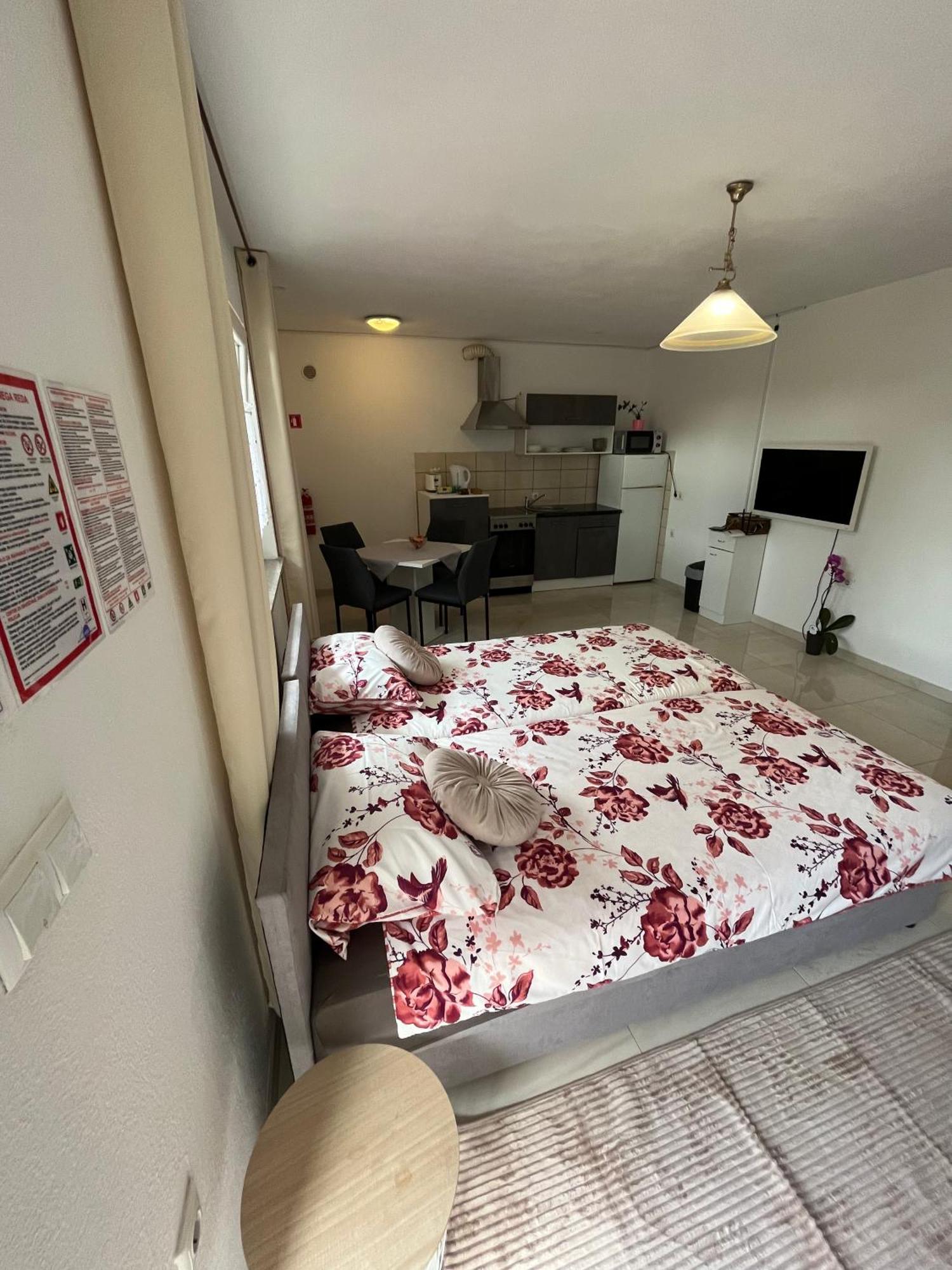 Apartma Azurre Postojna Exteriér fotografie